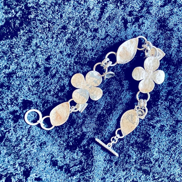 SOLD: Silpada Sterling Clover Bracelet 925 - Picture 3 of 9